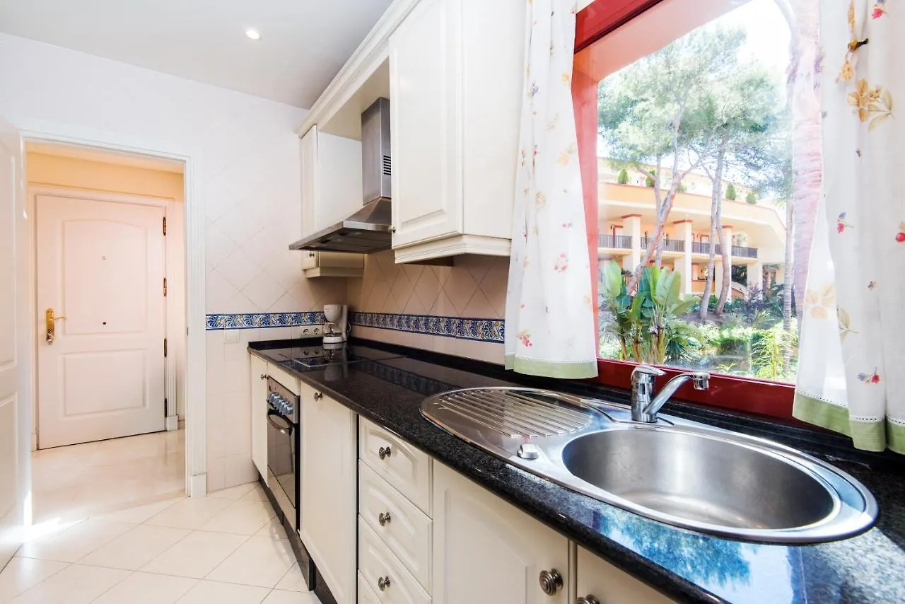 Апартаменты Rentandhomes Marbella Luxury Beach